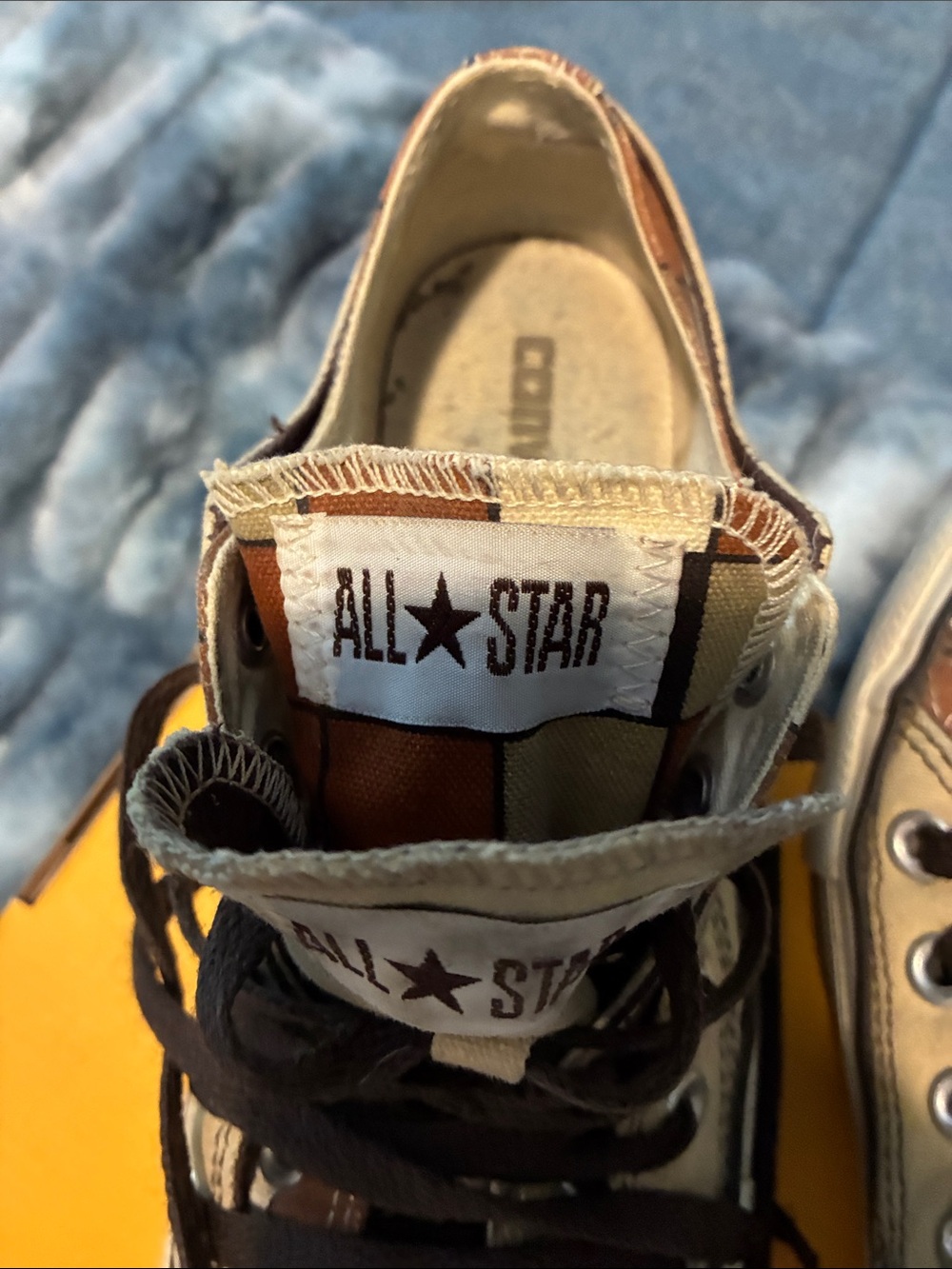 Vintage one of a kind Converse Low-Top Sneakers in Beige and Brown - Picture 5 of 12
